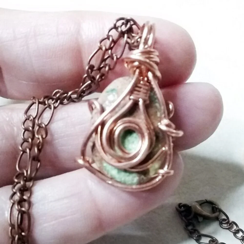 Reversible! Copper Wire Wrap Green Jasper Pendant + 21" Figaro Chain - Handmade - Picture 8 of 14